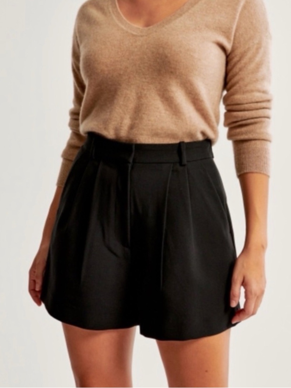 Abercrombie & Fitch Sloane Curve Love Tailored Short in Black - 33 / 16